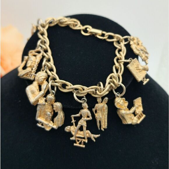 Vintage Coro Gold ten commandments charm bracelet - Picture 3 of 8